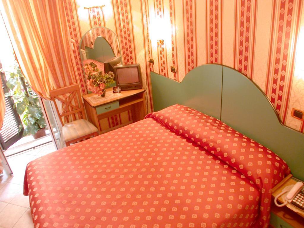 Hotel Hollywood Rome Buitenkant foto